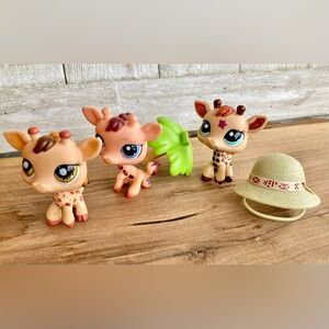 Set of 3 Littlest Pet Shop giraffes